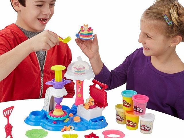 Ciastolina Play-Doh czy piasek kinetyczny dla dzieci? Co wybrać?